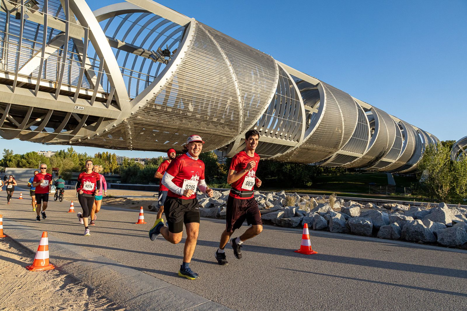 Corredores durante la III Carrera por la Prevención de Riesgos Laborales, edición 2025 (fotografía 7 de 20)