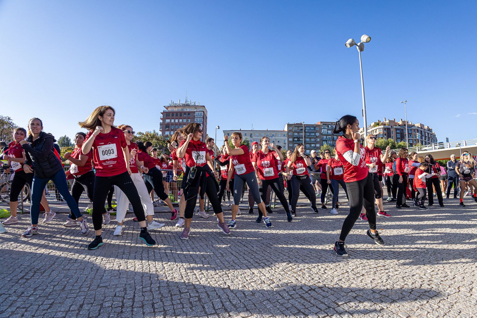 Corredores durante la III Carrera por la Prevención de Riesgos Laborales, edición 2025 (fotografía 13 de 20)