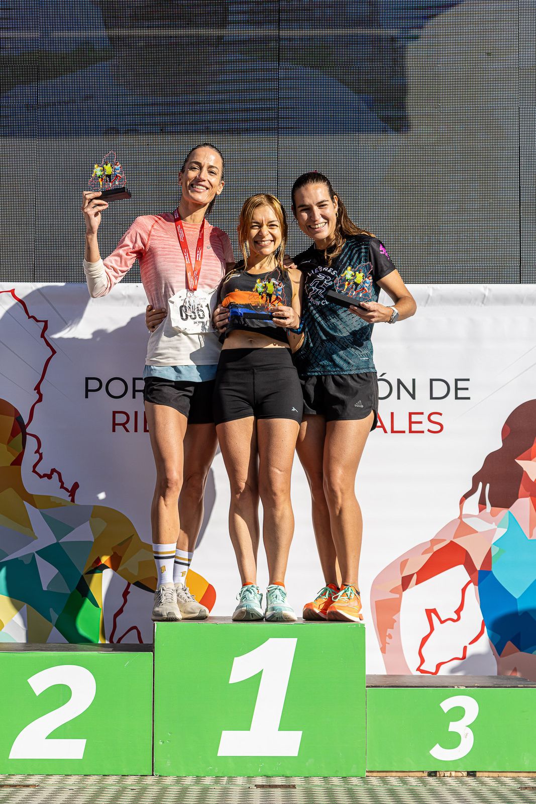 Corredores durante la III Carrera por la Prevención de Riesgos Laborales, edición 2025 (fotografía 19 de 20)